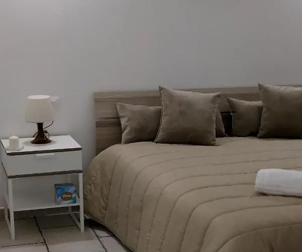 Pietra Bianca דירה *